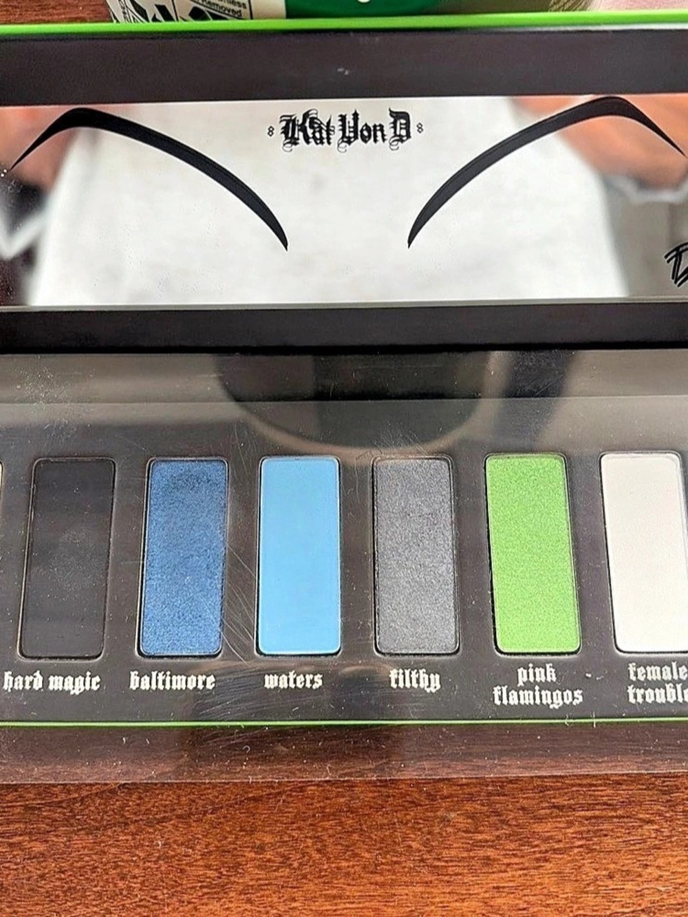 Kat Von D x Divine Eyeshadow Palette Multicolor